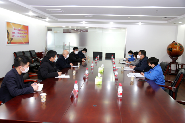 鄭州銀行洛陽(yáng)分行行長(cháng)田煒、副行長(cháng)金昱一行到萬(wàn)基控股集團調研