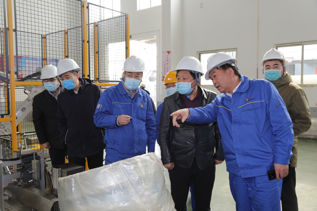 河南鐵建投集團副總經(jīng)理岳保山一行到萬(wàn)基控股集團調研