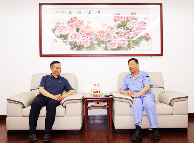 華夏銀行河南省分行授信審批部總經(jīng)理楊紅波一行調研2×60萬(wàn)機組項目