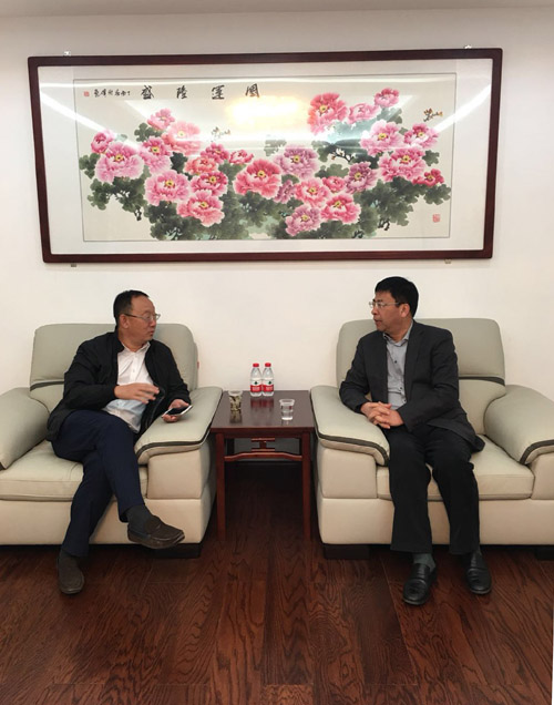 渤海銀行鄭州分行公司部總經(jīng)理李建曾一行到萬(wàn)基控股集團公司訪(fǎng)談