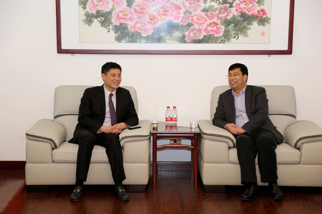 廣東英聯(lián)包裝股份有限公司董事長(cháng)、總經(jīng)理翁偉武一行到我公司訪(fǎng)談