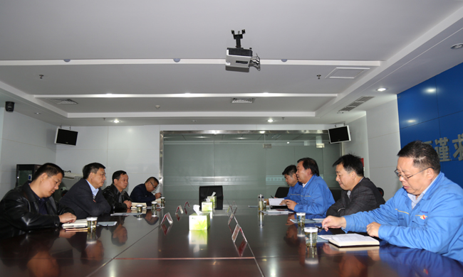 中國平煤神馬集團聯(lián)合鹽化有限公司董事長(cháng)付襄葉一行到萬(wàn)基洽談業(yè)務(wù)