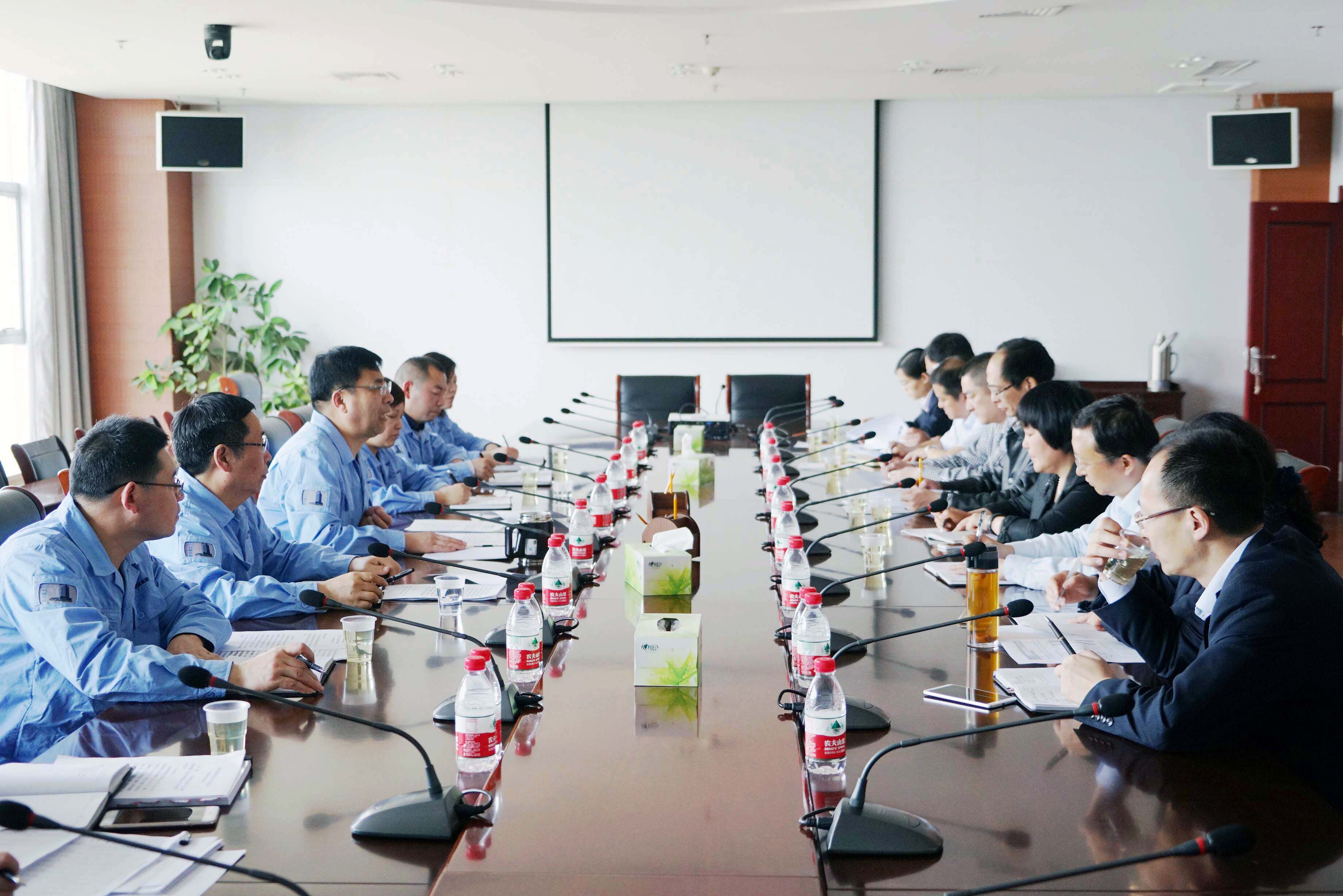 中行河南省分行領(lǐng)導到我公司調研